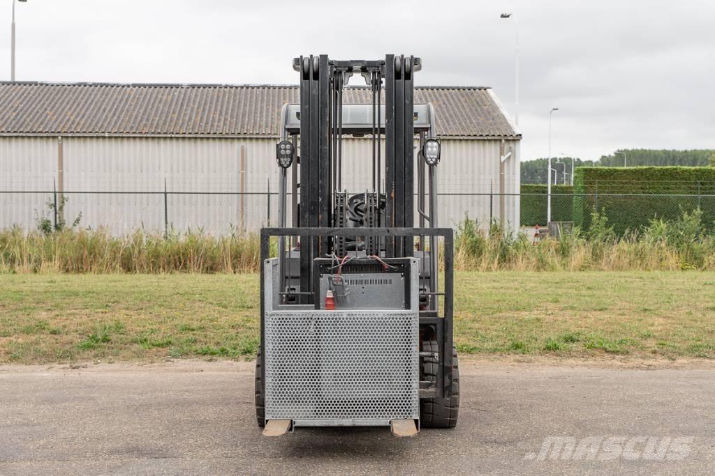 Manitou ME 435 Elektriniai šakiniai krautuvai