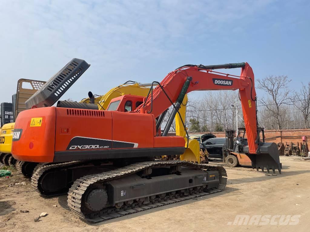 Doosan DX 300 Vikšriniai ekskavatoriai