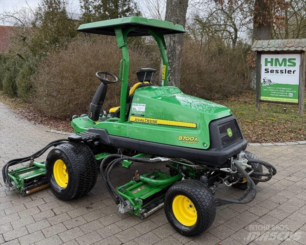 John Deere 8700 A Savaeigės žoliapjovės