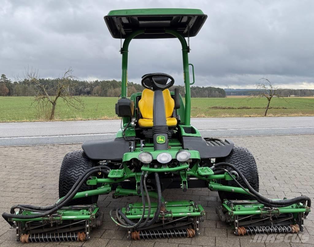 John Deere 8700 A Savaeigės žoliapjovės