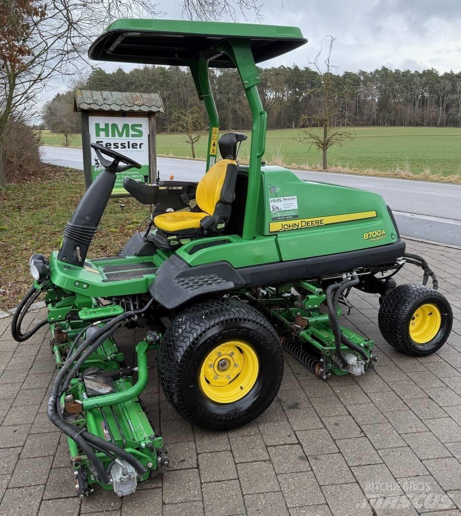 John Deere 8700 A Savaeigės žoliapjovės