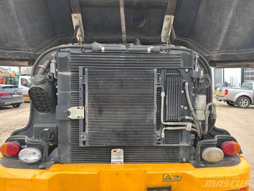 JCB TM 320 S Teleskopiniai krautuvai