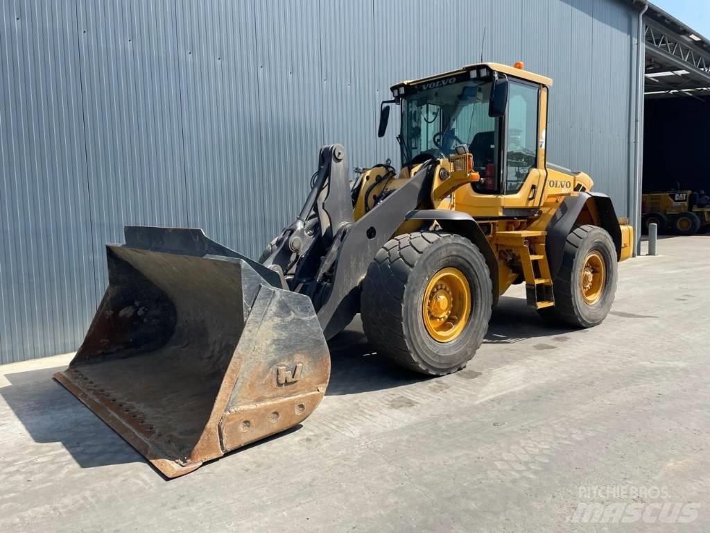 Volvo L90F - 3rd valve Naudoti ratiniai krautuvai