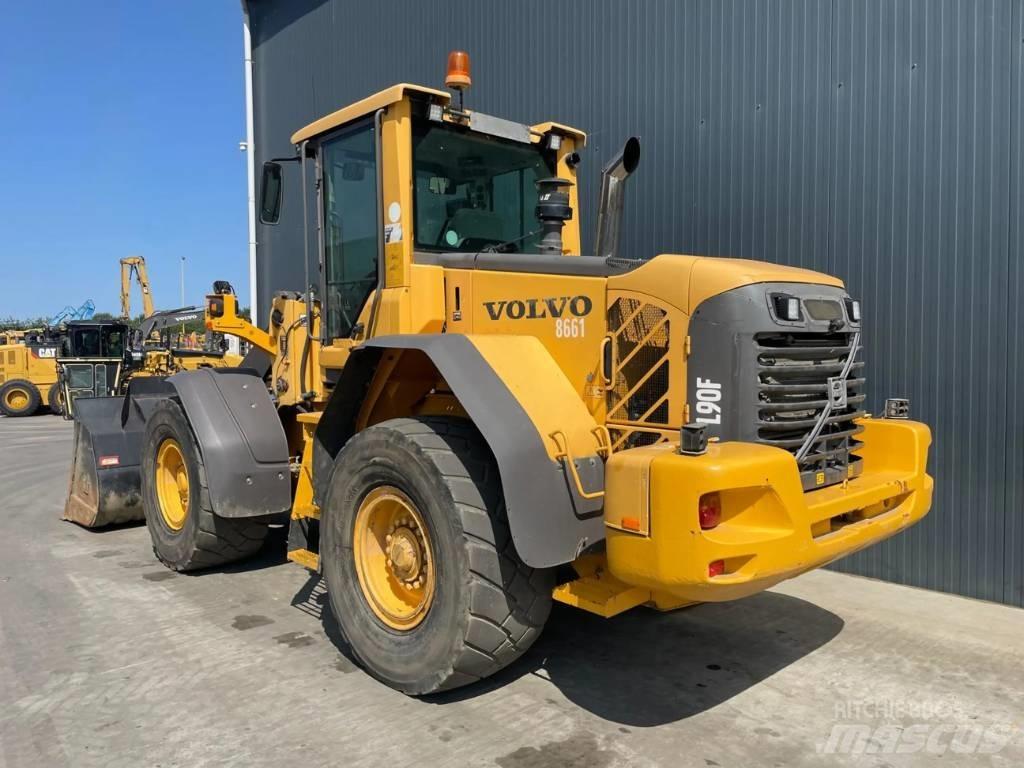 Volvo L90F - 3rd valve Naudoti ratiniai krautuvai