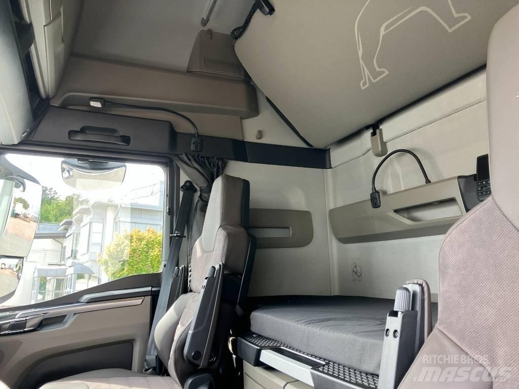 MAN TGX 26.510 Sunkvežimiai su dengtu kėbulu