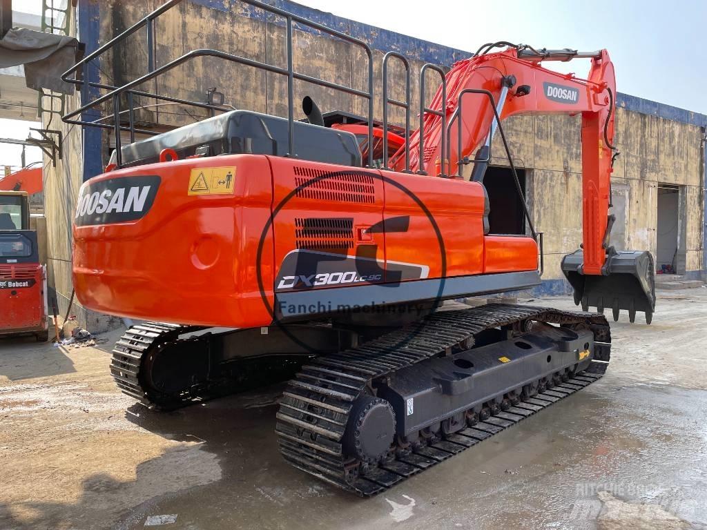 Doosan DX300 Vikšriniai ekskavatoriai