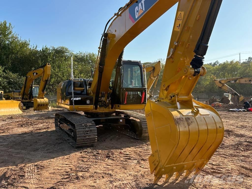CAT 320 D L Vikšriniai ekskavatoriai