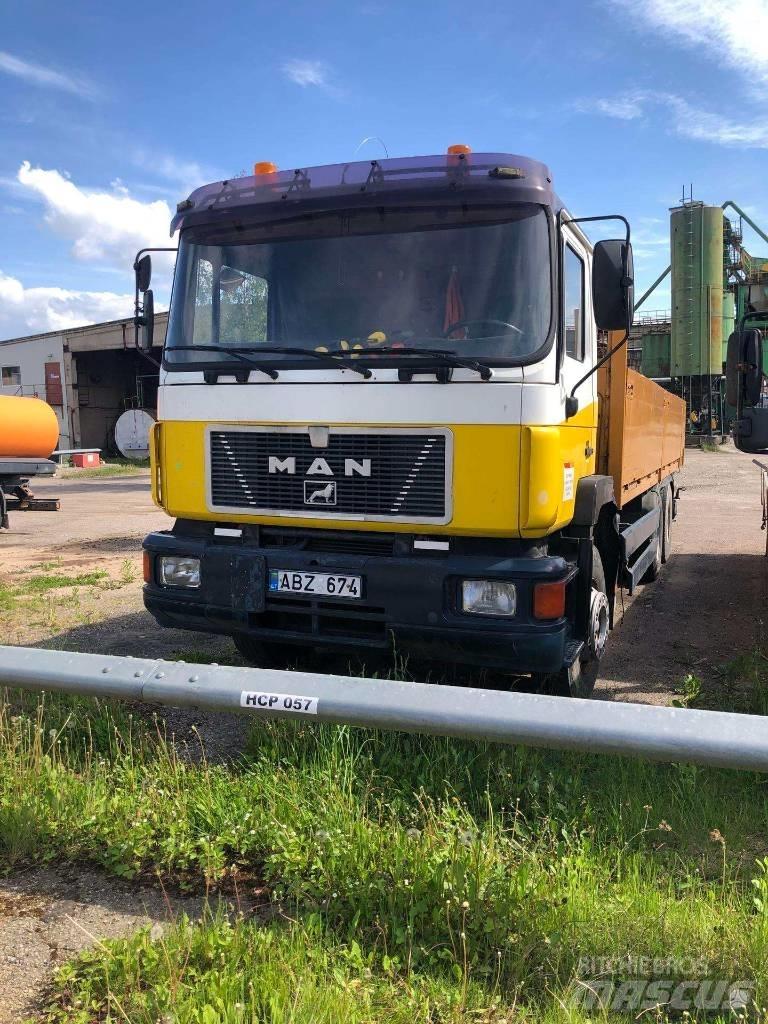 MAN 26.322 Automobiliniai kranai