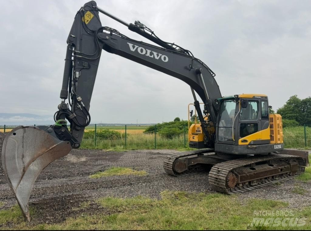 Volvo ECR235DL Vikšriniai ekskavatoriai