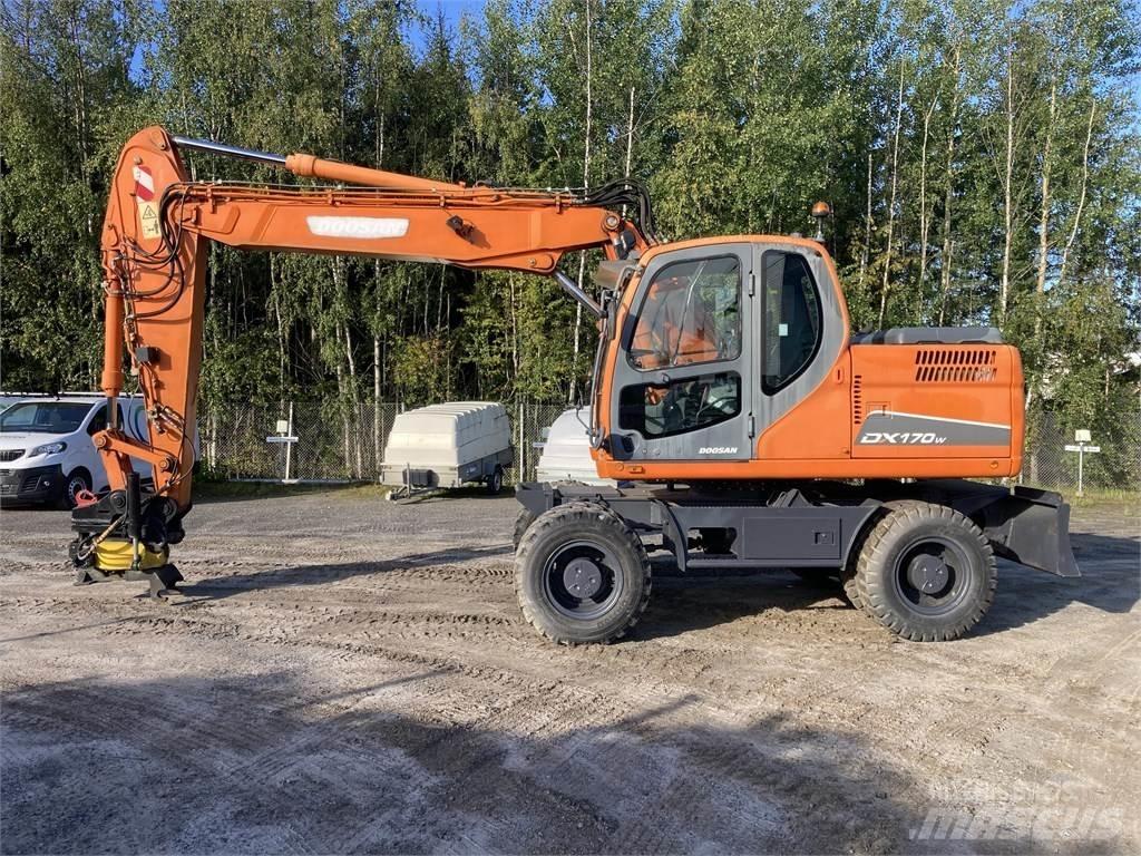 Doosan DX 170 W Ratiniai ekskavatoriai