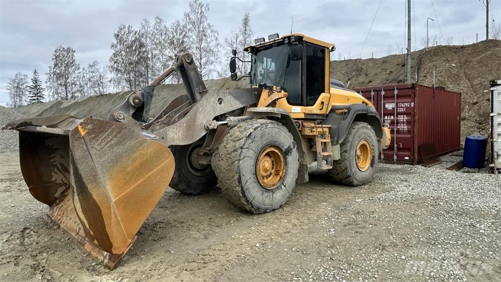 Volvo L120H Naudoti ratiniai krautuvai