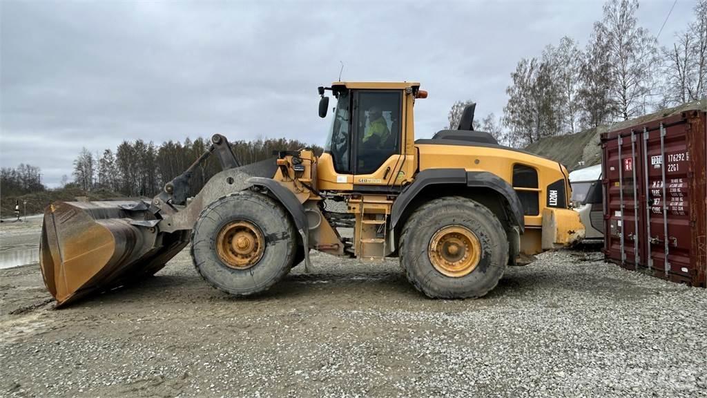 Volvo L120H Naudoti ratiniai krautuvai