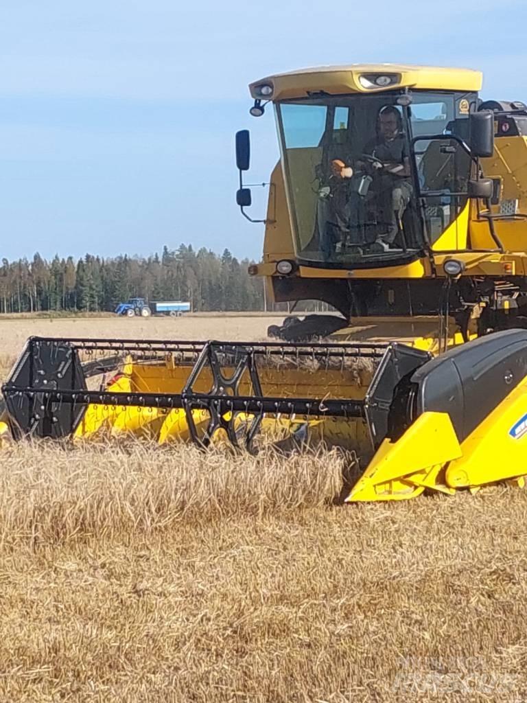 New Holland TC 5050 Derliaus nuėmimo kombainai