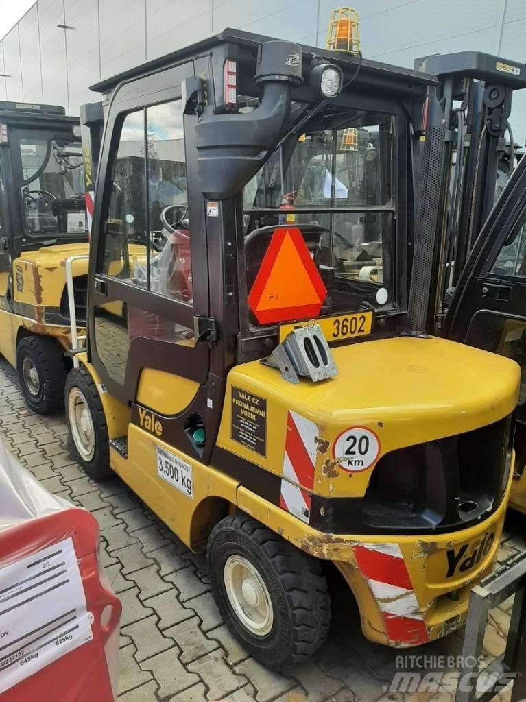 Yale GDP35VX Dyzeliniai krautuvai