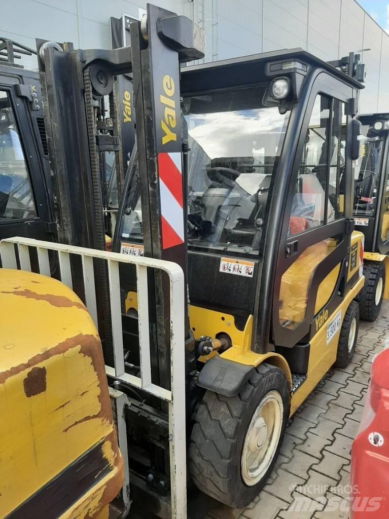 Yale GDP35VX Dyzeliniai krautuvai