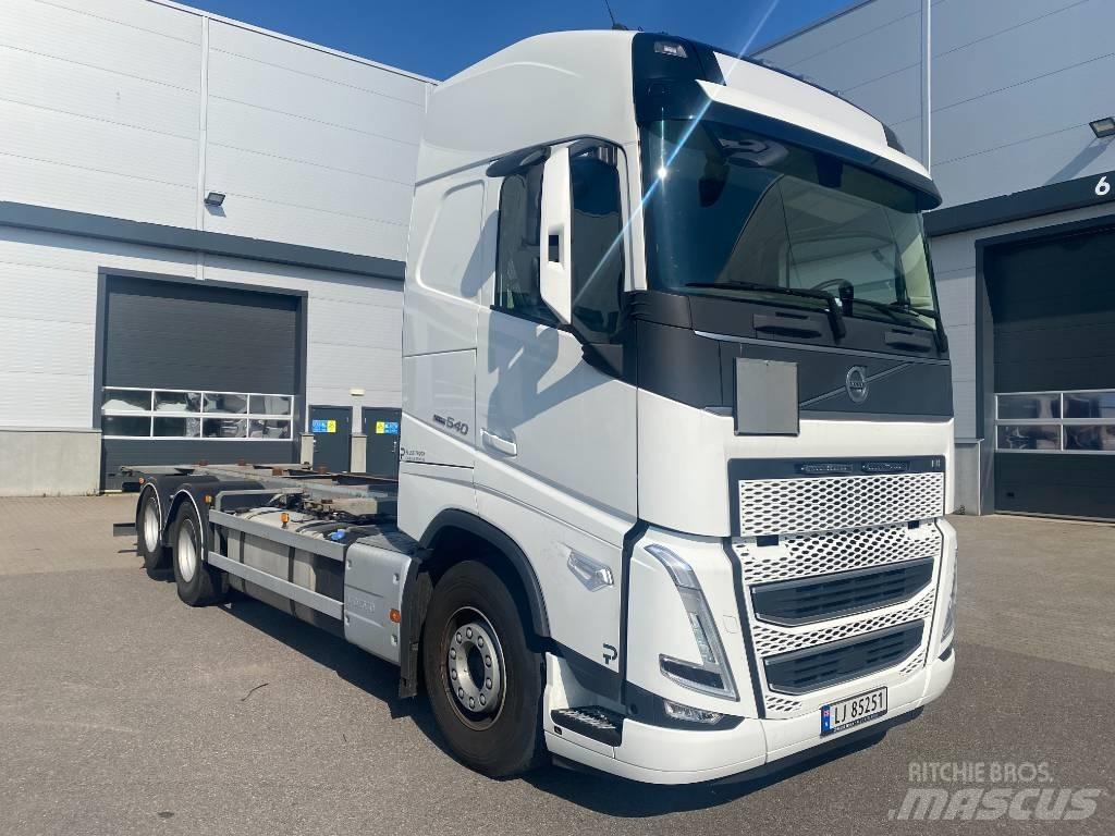 Volvo FH 540 Konteinerių nuožulnaus pakėlimo ant platformos krautuvai