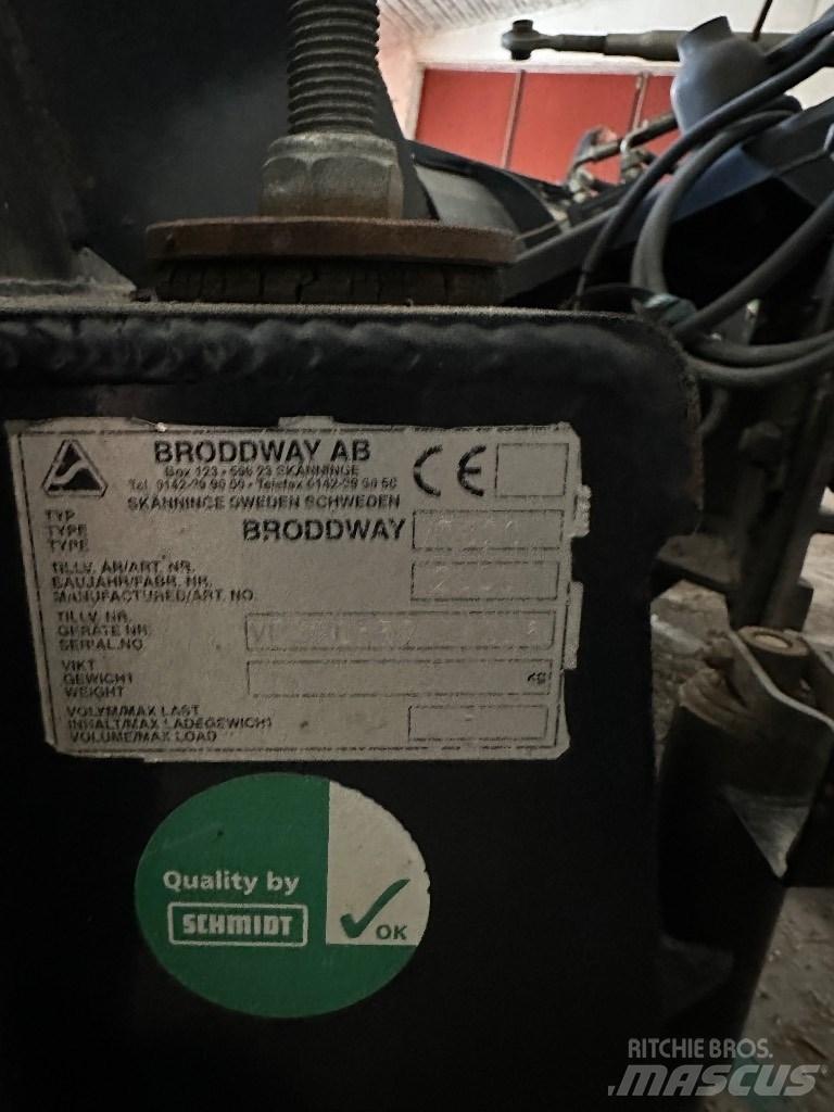 Gradmeko 320 v Sniego peiliai ir valytuvai