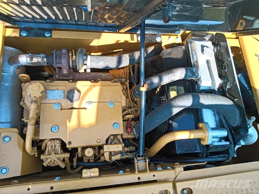 CAT 313 Vikšriniai ekskavatoriai