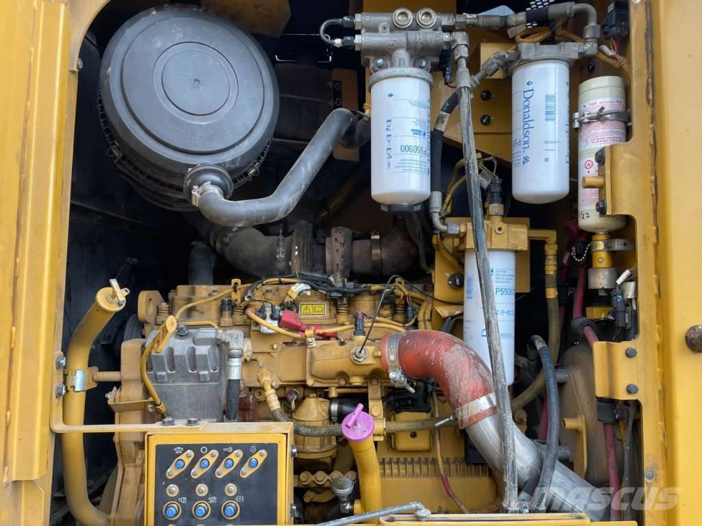 CAT 140M Greideriai