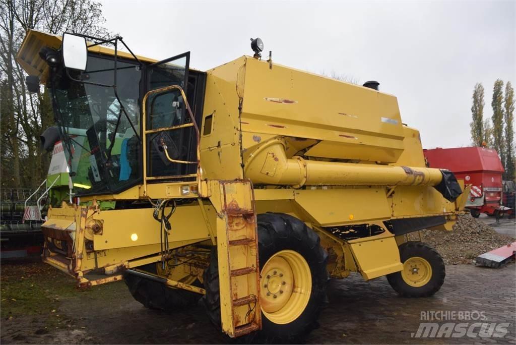 New Holland TF 42 Derliaus nuėmimo kombainai