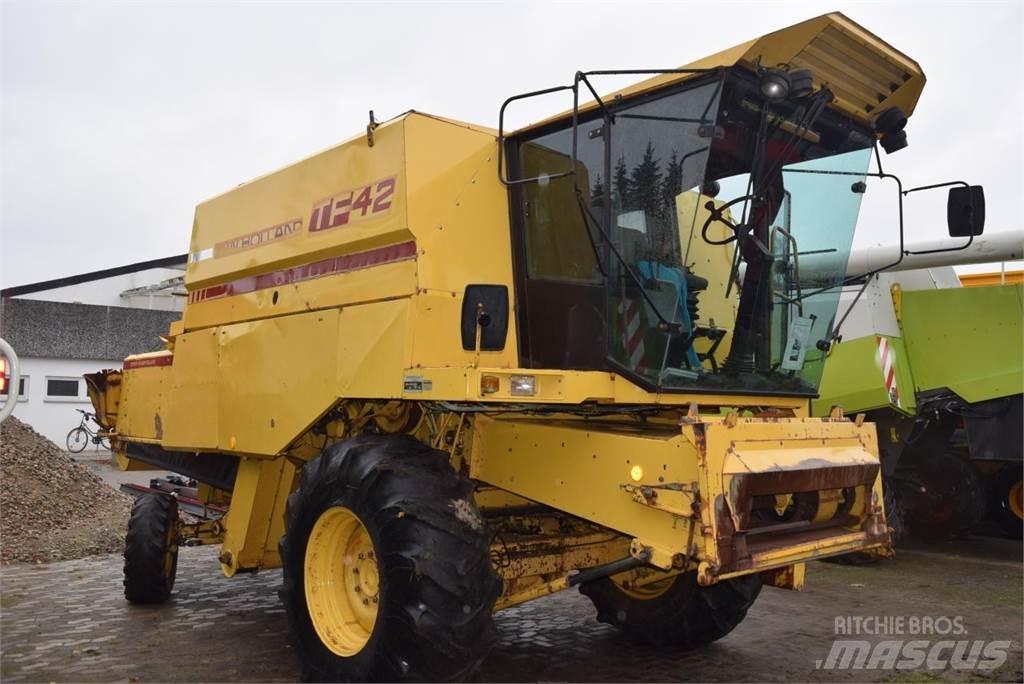 New Holland TF 42 Derliaus nuėmimo kombainai