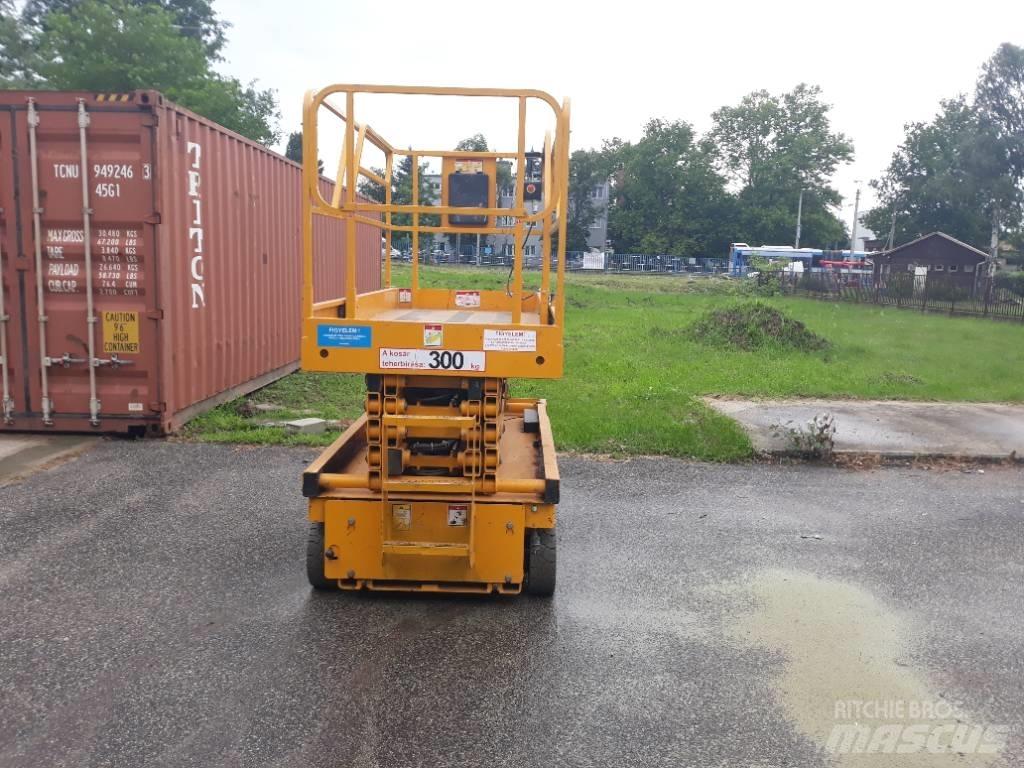 Haulotte Compact 12 Žirkliniai keltuvai