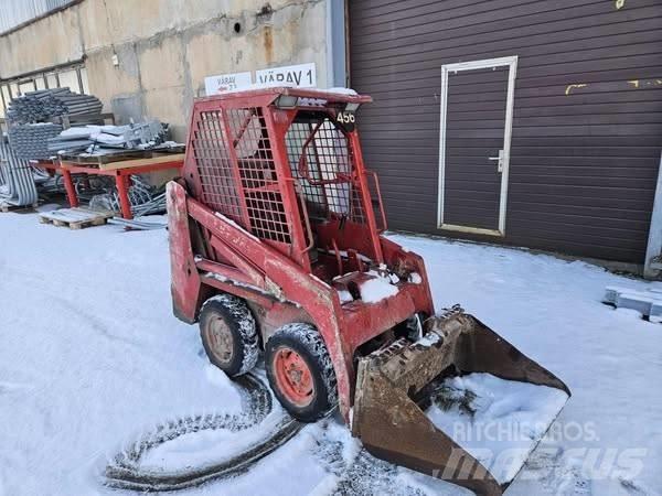 Bobcat 463 Krautuvai su šoniniu pasukimu