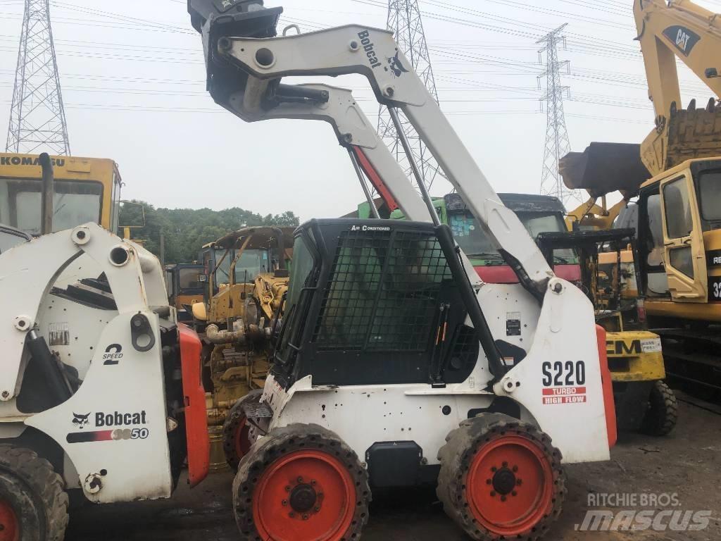Bobcat S 220 Krautuvai su šoniniu pasukimu