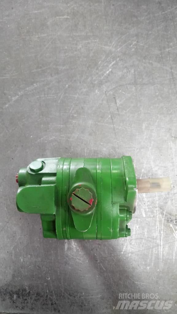 John Deere Αντλία Hidraulikos įrenginiai