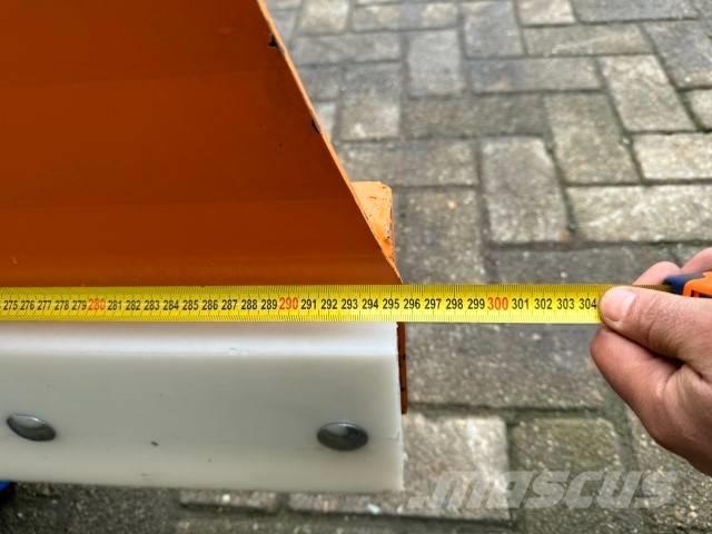  Sneeuwschuif lfn 30 Sniego peiliai ir valytuvai