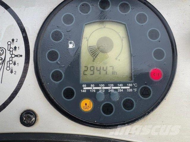 Bomag BW 135 AD-5 Porinių būgnų volai