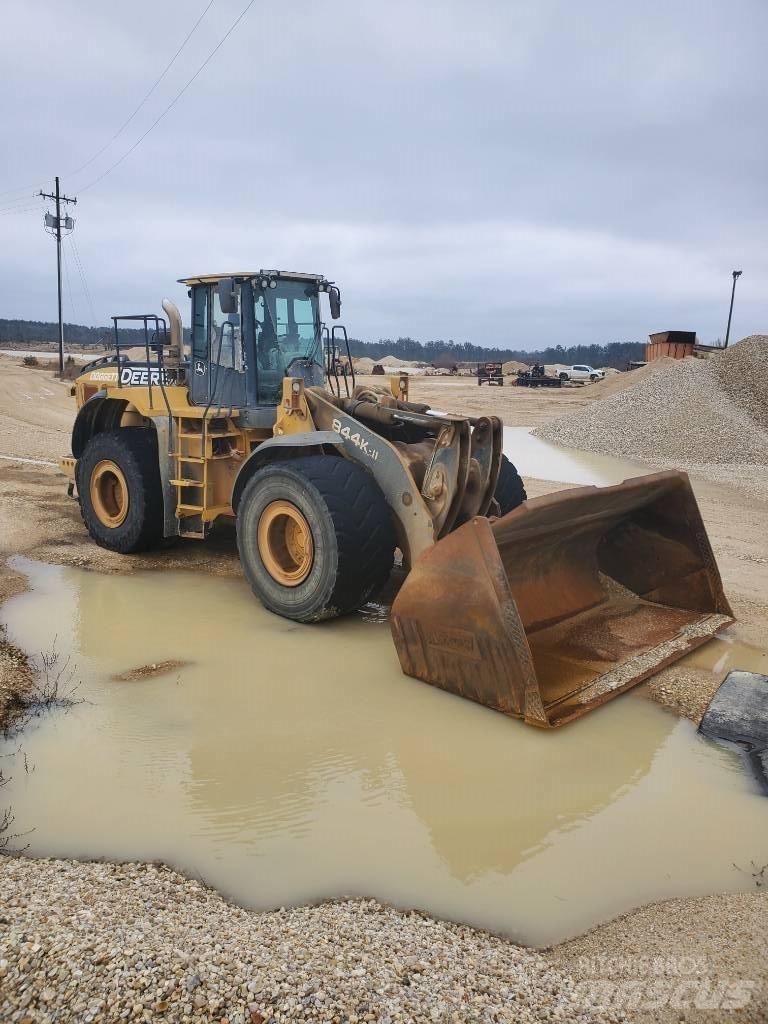 John Deere 844 K Naudoti ratiniai krautuvai
