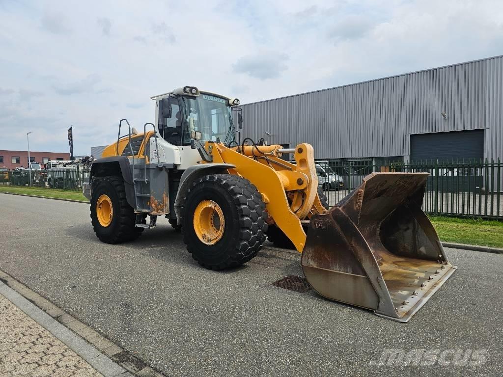 Liebherr L 580 Naudoti ratiniai krautuvai