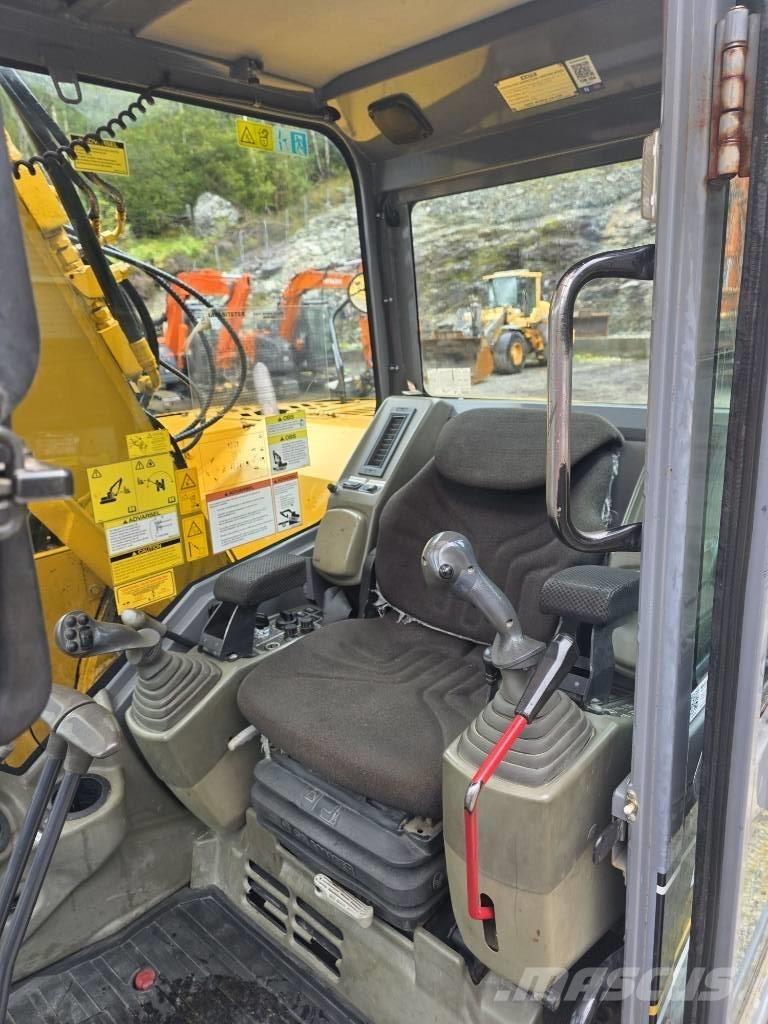 Kato HD 308 US Vidutinės galios ekskavatoriai 7-12 t