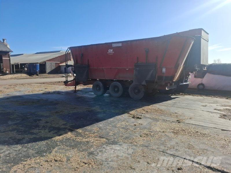 JF FEEDER VM 38 Gyvulių šėrimo įranga