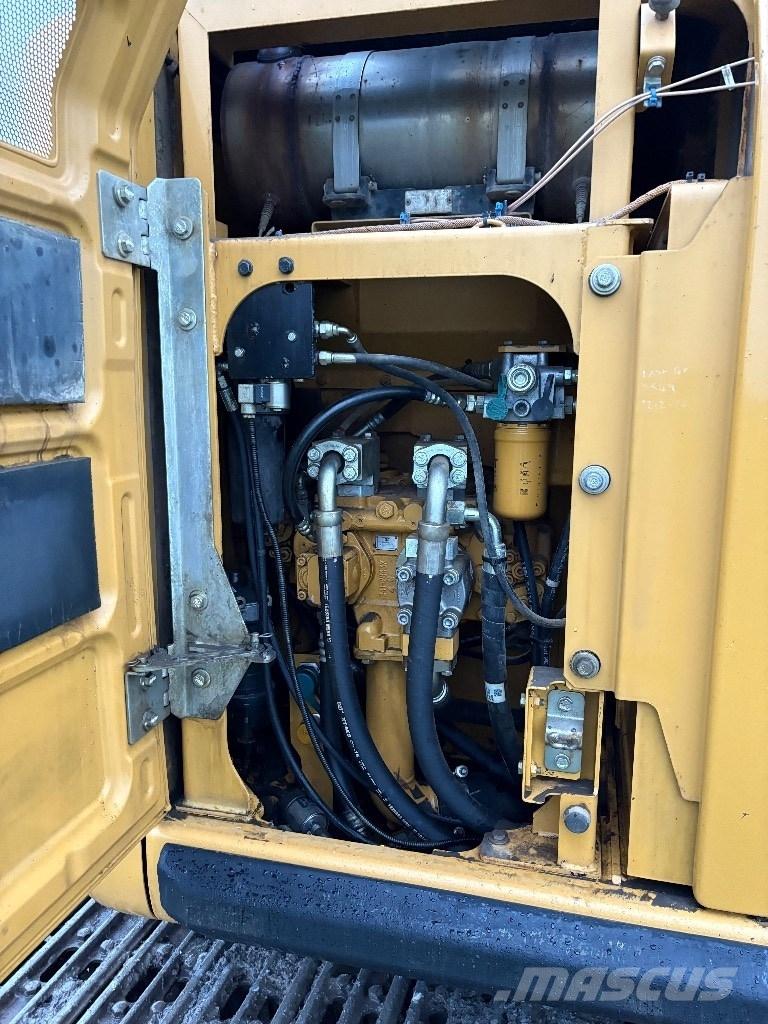 CAT 320ERR Vikšriniai ekskavatoriai