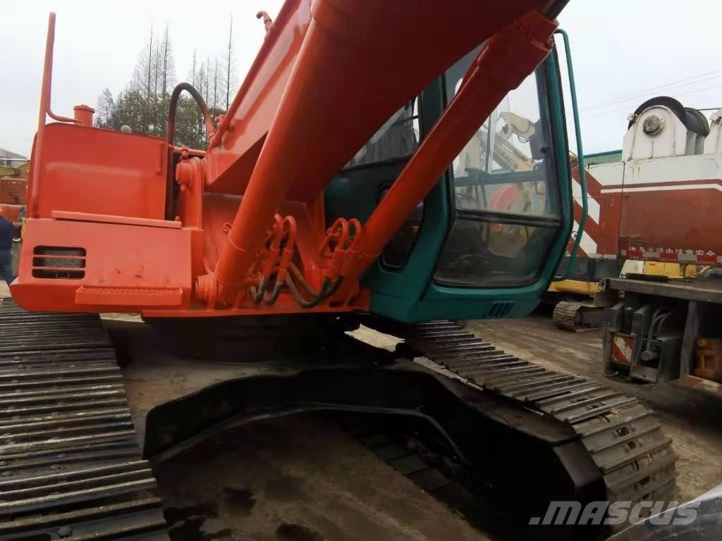 Hitachi EX 200 Vikšriniai ekskavatoriai