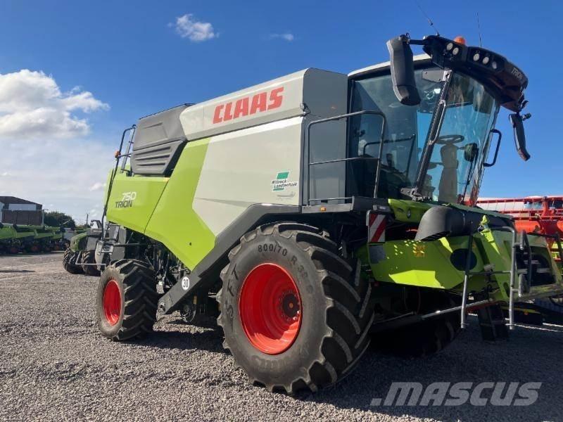 CLAAS TRION 750 Derliaus nuėmimo kombainai