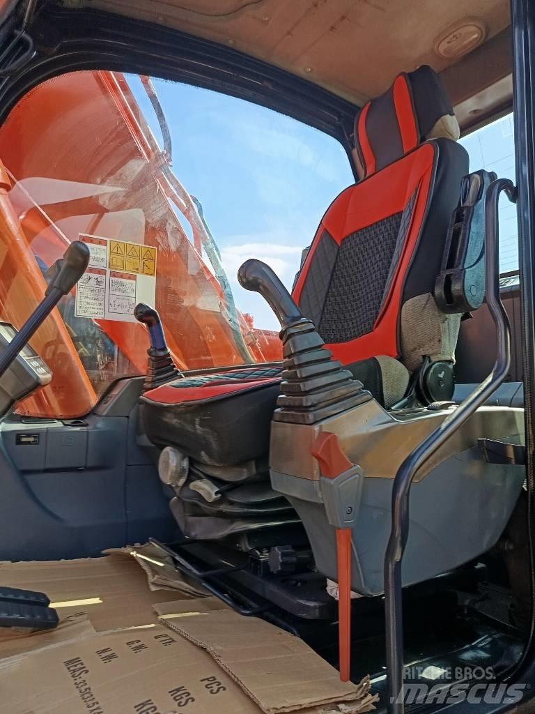 Doosan DX150 LC Vikšriniai ekskavatoriai