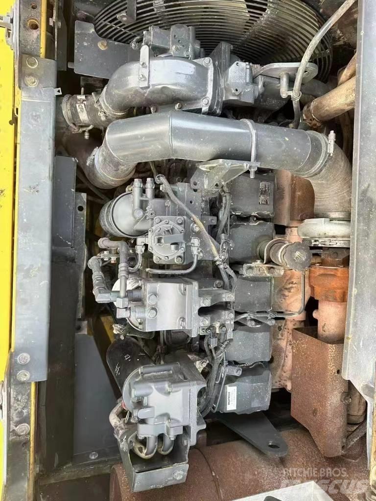Komatsu 450-8 Vikšriniai ekskavatoriai