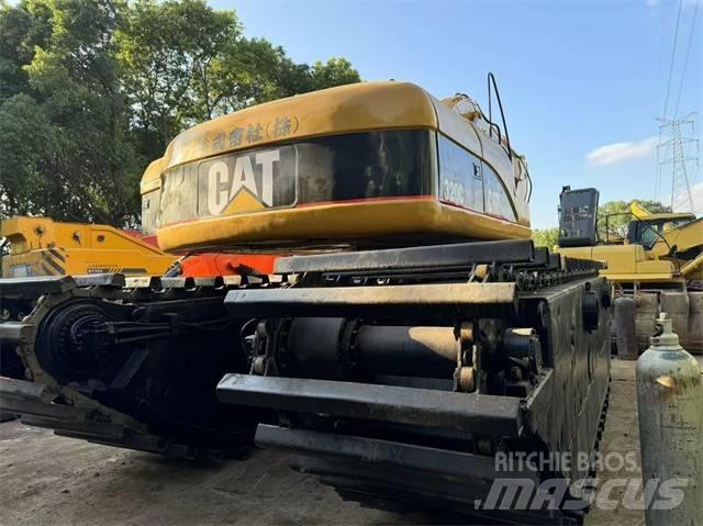 CAT 320 C Amfibiniai ekskavatoriai