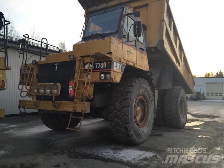 CAT 775 D Atliekų išvežimo technika