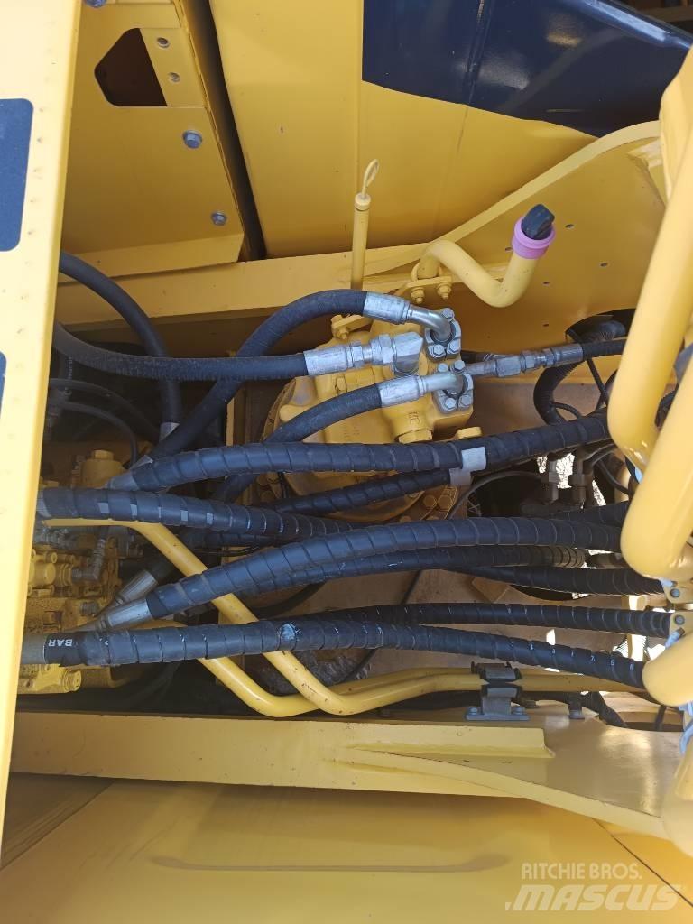 Komatsu PC 200 Vikšriniai ekskavatoriai