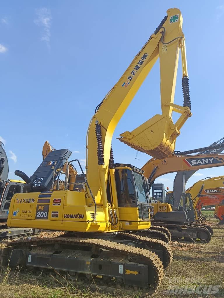 Komatsu PC 200 Vikšriniai ekskavatoriai
