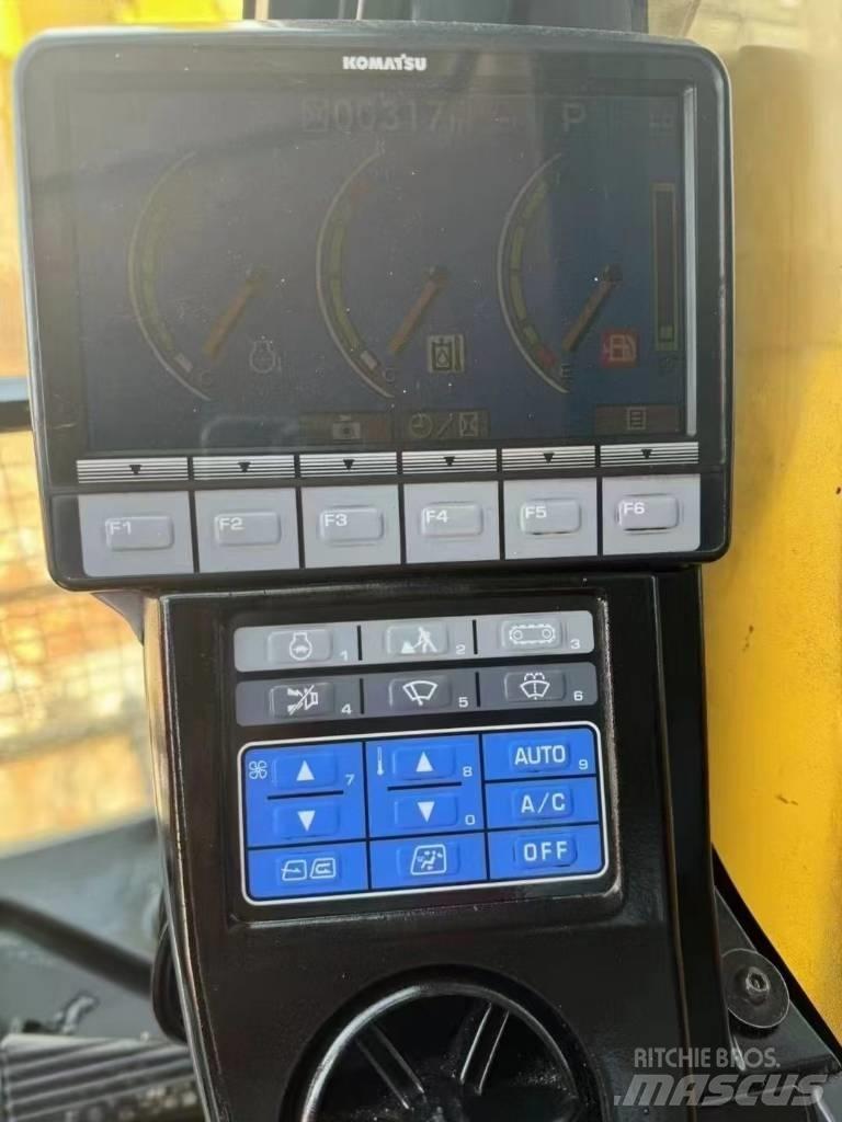 Komatsu 450LC-8 Vikšriniai ekskavatoriai