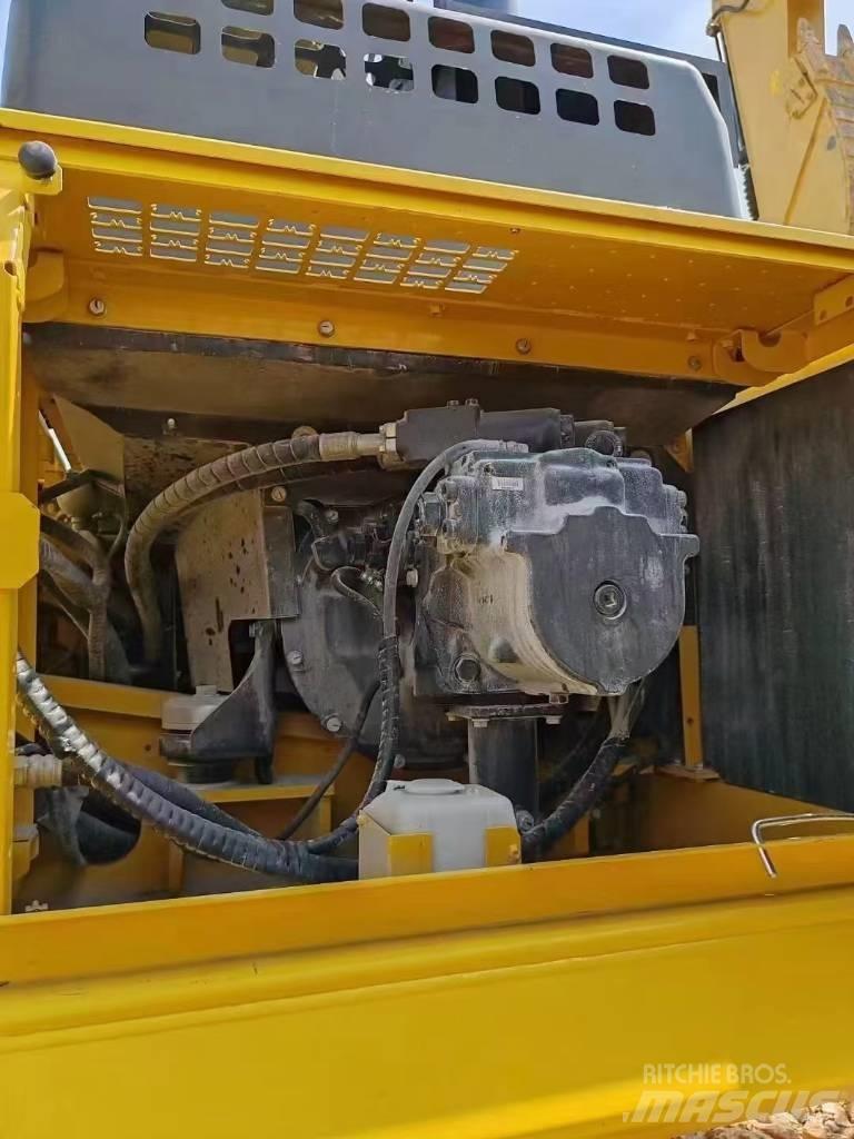 Komatsu 450LC-8 Vikšriniai ekskavatoriai