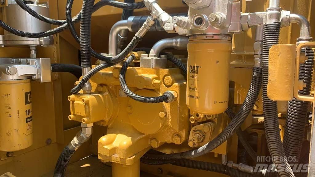 CAT 320 Vikšriniai ekskavatoriai