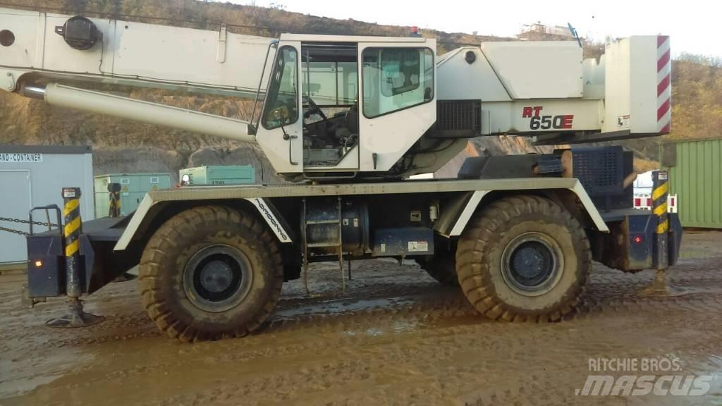 Grove RT 650 E Neapdoroto reljefo kranai