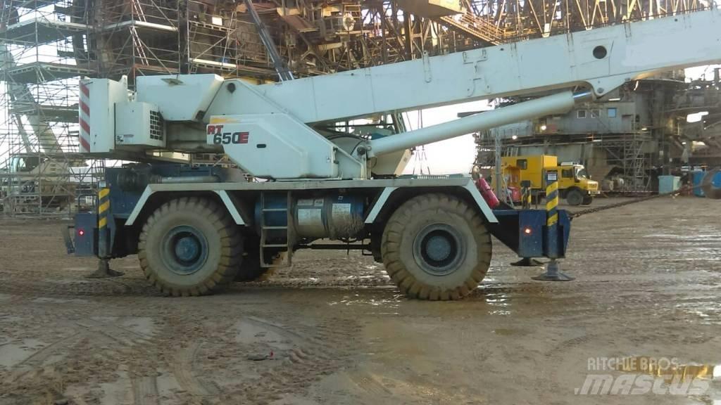 Grove RT 650 E Neapdoroto reljefo kranai