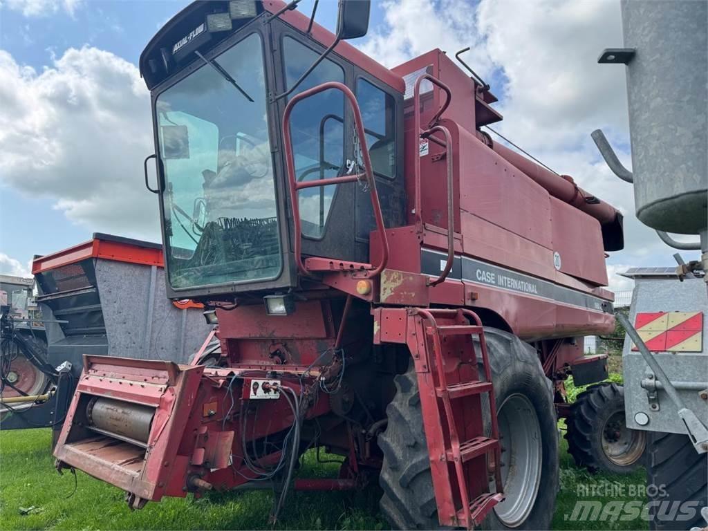 Case IH 1680 Axial Derliaus nuėmimo kombainai